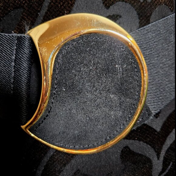 Vintage 80s Elastic Stretchy Waist Belt Black Suede Gold Round Buckle Size S/M - Picture 2 of 5